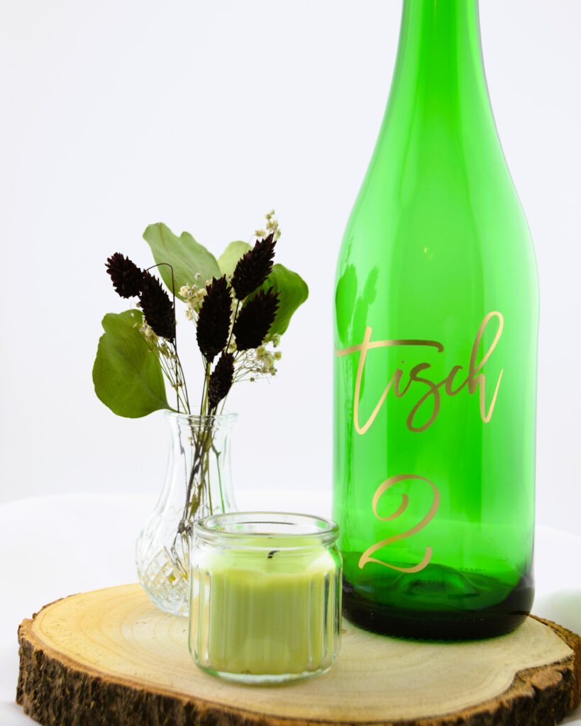 Tischnummern-grün-Flasche-Dekorationsverleih