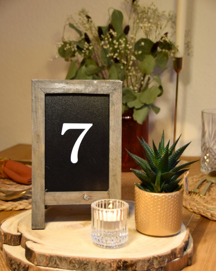 Tafel-klein-Tischnummern-Dekorationsverleih-Hannover