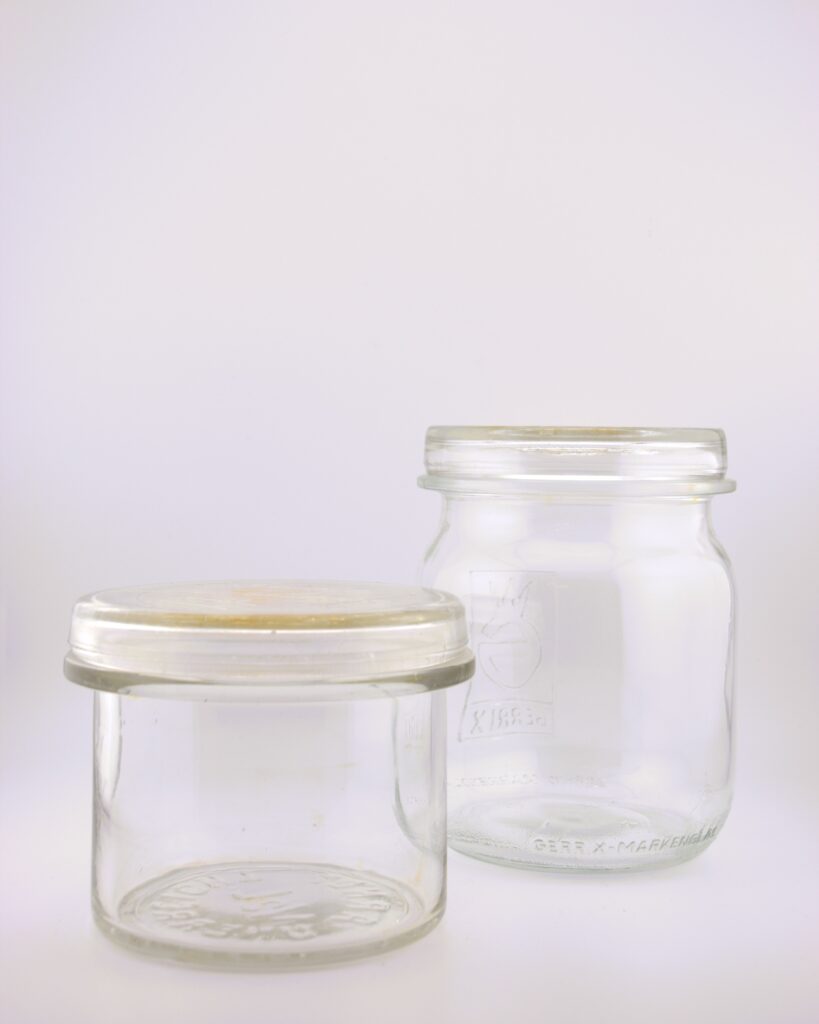 Glasgefäß-klein-mit-Deckel-transparent-klar-Dekorationsverleih-Hannover