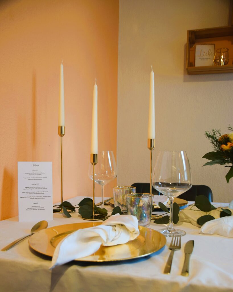 Stabkerzen-Kerzenständer-Platzteller-Stoffserviette-Dekorationsverleih-Hannover