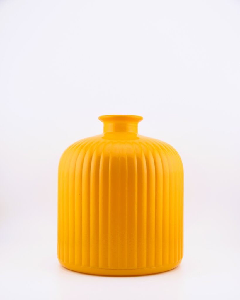 Vase-klein-gelb-geriffelt-Dekorationsverleih-Hannover