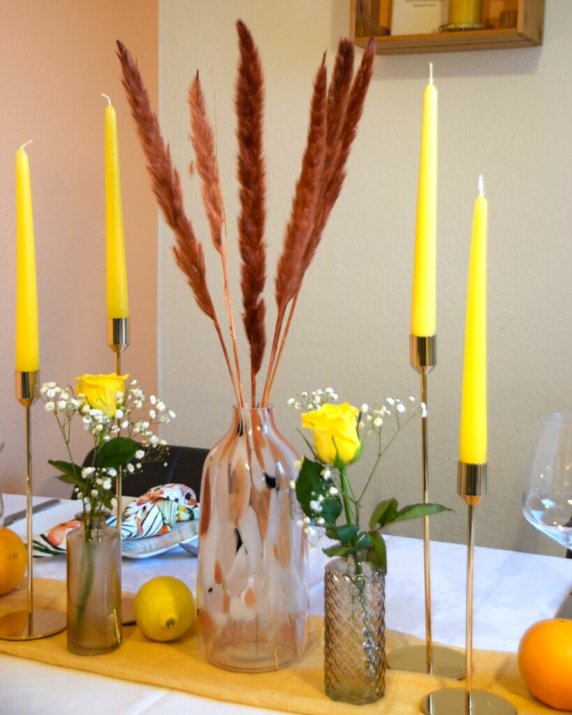 Vase-groß-tranparent-weiß-orange-Dekorationsverleih-Hannover
